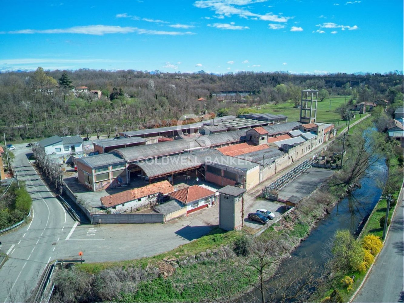 7100m² Warehouse in Fagnano Olona, Italy No. 63577