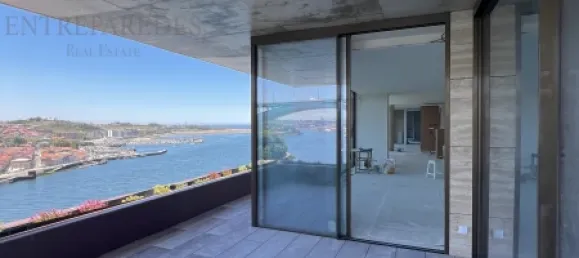 3 bedrooms Apartment in Porto, Portugal No. 107955 8