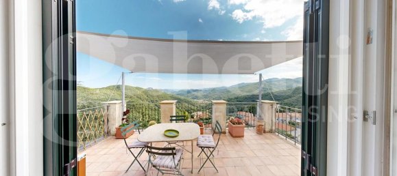 Ático de 5 habitaciónes en Calice Ligure, Italy No. 302944 16