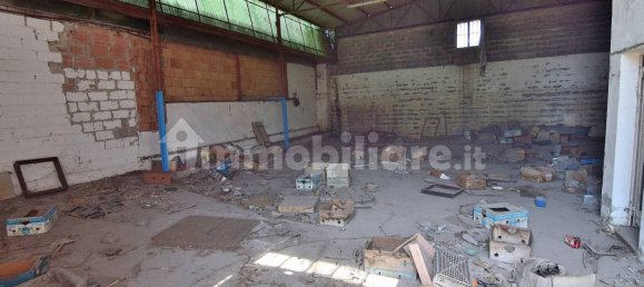 1-Zimmer Lagerhaus in Zevio, Italy, Nr. 176983 2