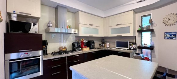 Apartamento de 2 dormitorios en Albino, Italy No. 360166 8