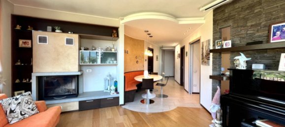 Apartamento de 2 dormitorios en Albino, Italy No. 360166 13