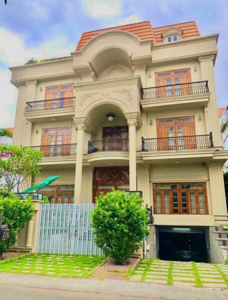 400m² House in District 7, Vietnam No. 12922