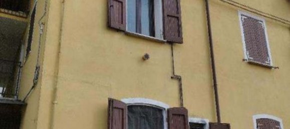 4 rooms Apartment in Reggio Emilia, Italy No. 97843 6