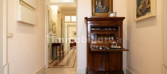 4 bedrooms Apartment in Verona, Italy No. 263099 6