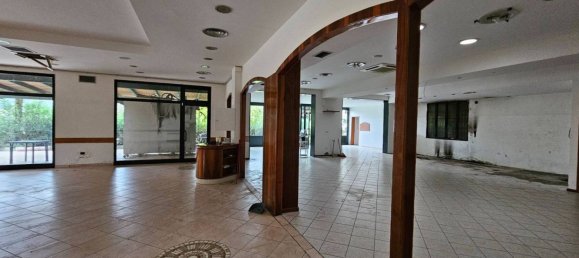 5 rooms Commercial property in Valsamoggia, Italy No. 283636 10
