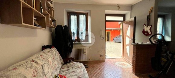 3 bedrooms House in Sandigliano, Italy No. 355614 34