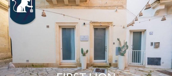 Дом с 14 комнатами в Лечче, Италия № 32374 2