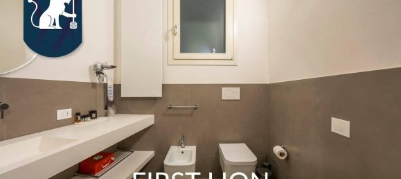 Дом с 14 комнатами в Лечче, Италия № 32374 18