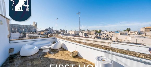 Дом с 14 комнатами в Лечче, Италия № 32374 34