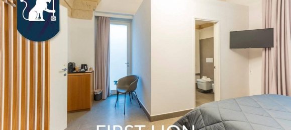 Дом с 14 комнатами в Лечче, Италия № 32374 7