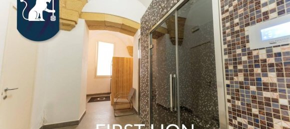 Дом с 14 комнатами в Лечче, Италия № 32374 9