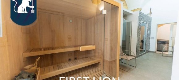 Дом с 14 комнатами в Лечче, Италия № 32374 11