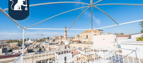 Дом с 14 комнатами в Лечче, Италия № 32374 36