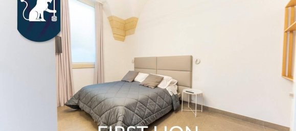 Дом с 14 комнатами в Лечче, Италия № 32374 6