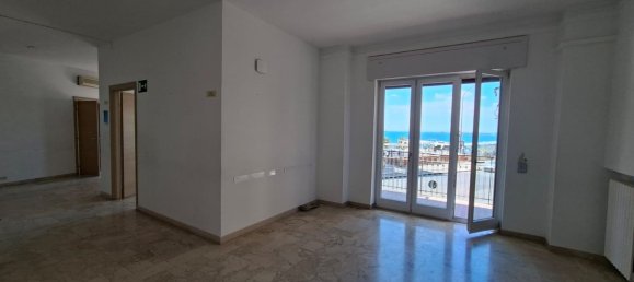 Apartamento de 6 dormitorios en Taranto, Italy No. 349617 15