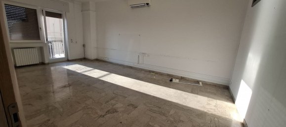 Apartamento de 6 dormitorios en Taranto, Italy No. 349617 11