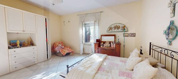 4 rooms Apartment in Casalnuovo di Napoli, Italy No. 20616 6