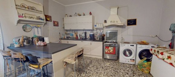 4 rooms Apartment in Casalnuovo di Napoli, Italy No. 20616 5
