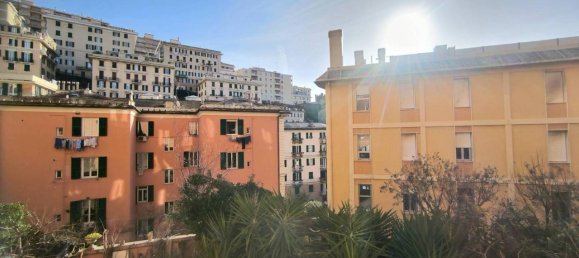 5 rooms Apartment in Genoa, Italy No. 147655 2