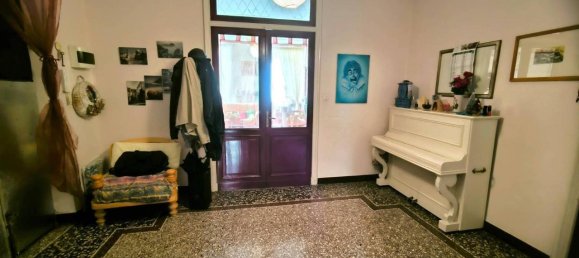 5 rooms Apartment in Genoa, Italy No. 147655 6
