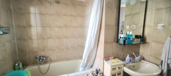 5 rooms Apartment in Genoa, Italy No. 147655 28