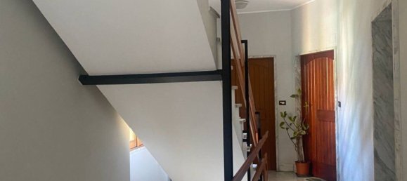 5 bedrooms Apartment in Genoa, Italy No. 342221 2