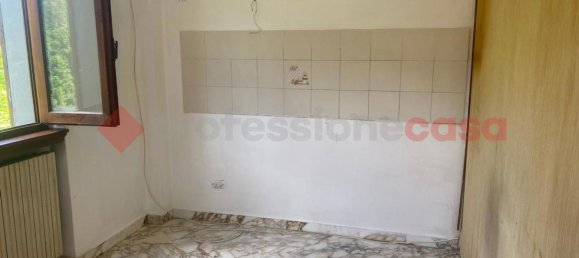 4 rooms Apartment in Castelnuovo di Garfagnana, Italy No. 310657 9