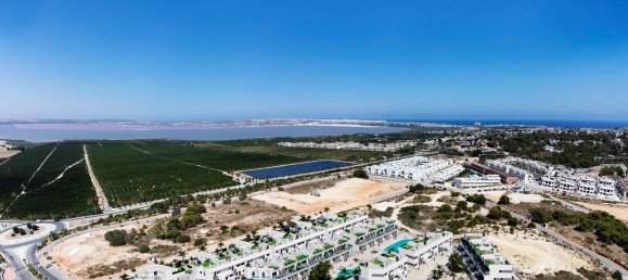 Villa T3 em Torrevieja, Spain N.º 6104 7