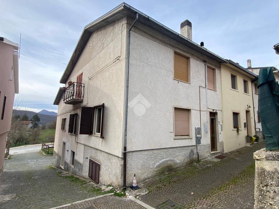 Apartamento de 2 dormitorios en Ateleta, Italy No. 74070