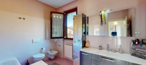 3 rooms House in Luino, Italy No. 63958 10