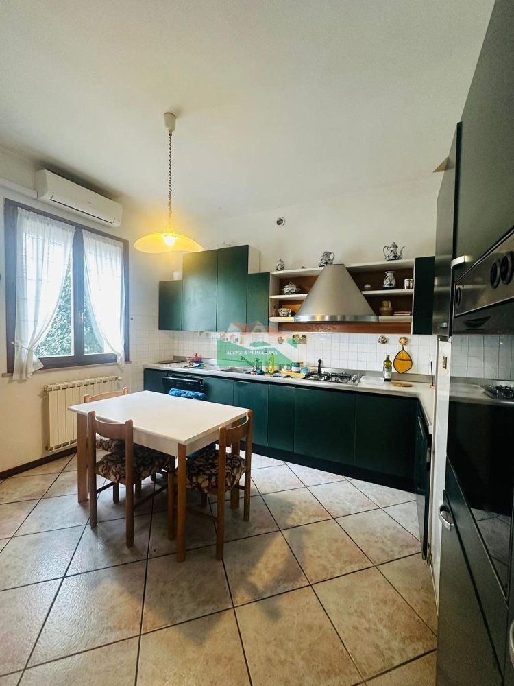 10 rooms House in Ravenna, Italy No. 94136