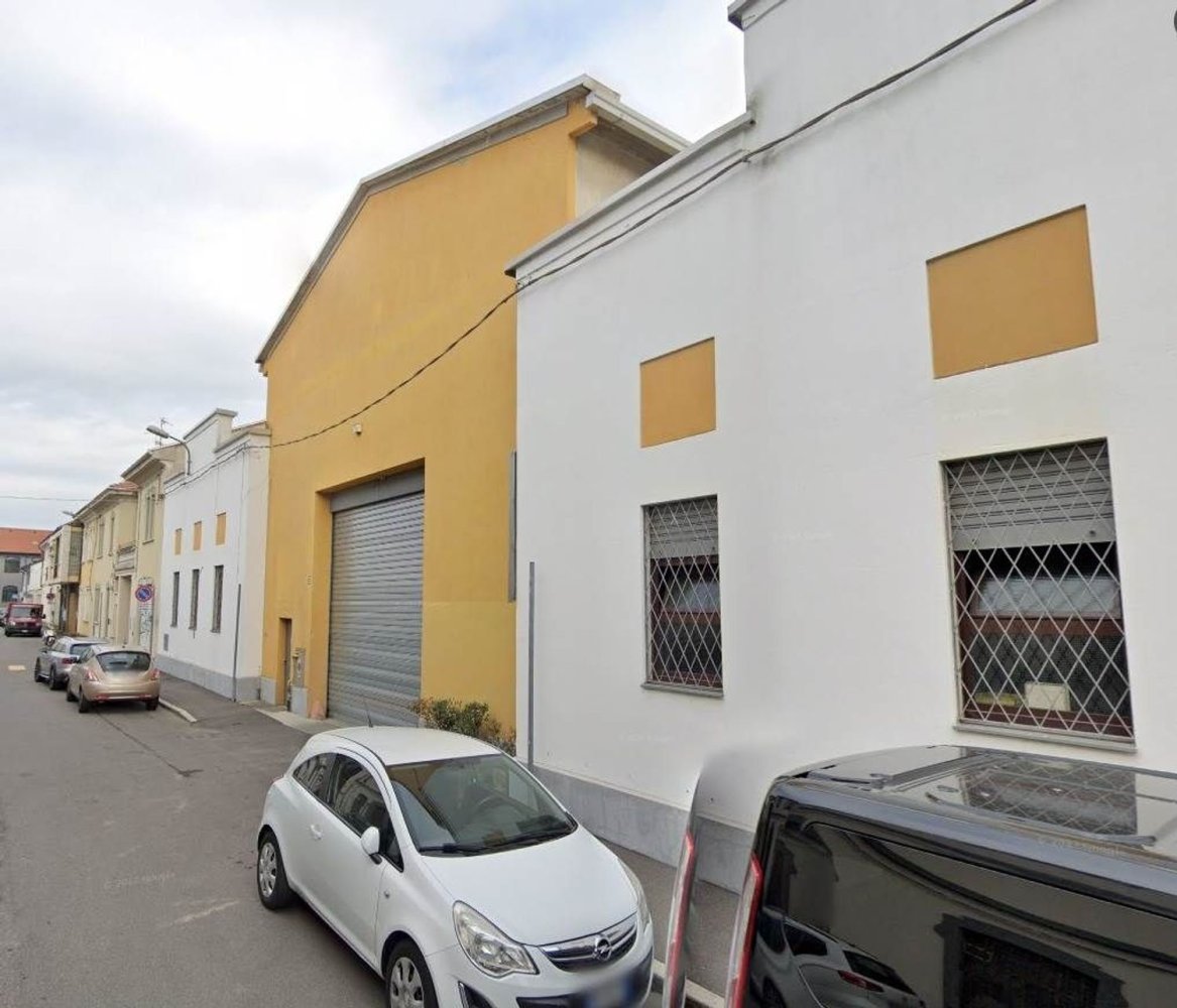 Lagerhaus in Monza, Italy 1050m², Nr. 212899