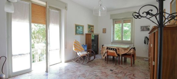3-salle Appartement à Amelia, Italy No. 260515 6