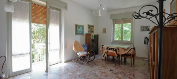 3-salle Appartement à Amelia, Italy No. 260515 7