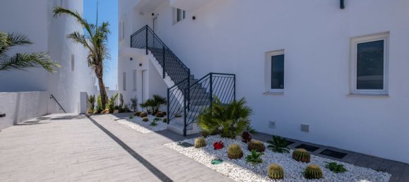 Здание с 3 спальнями в Марбелья, Испания № 2943 15