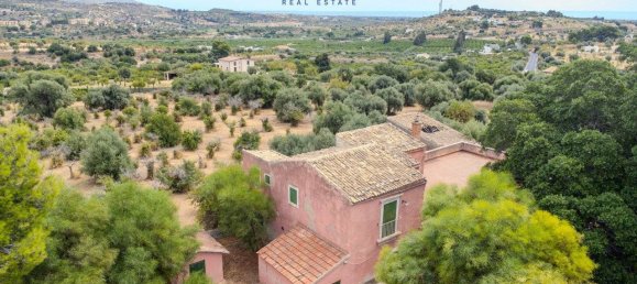 6 bedrooms Villa in Noto, Italy No. 301841 4