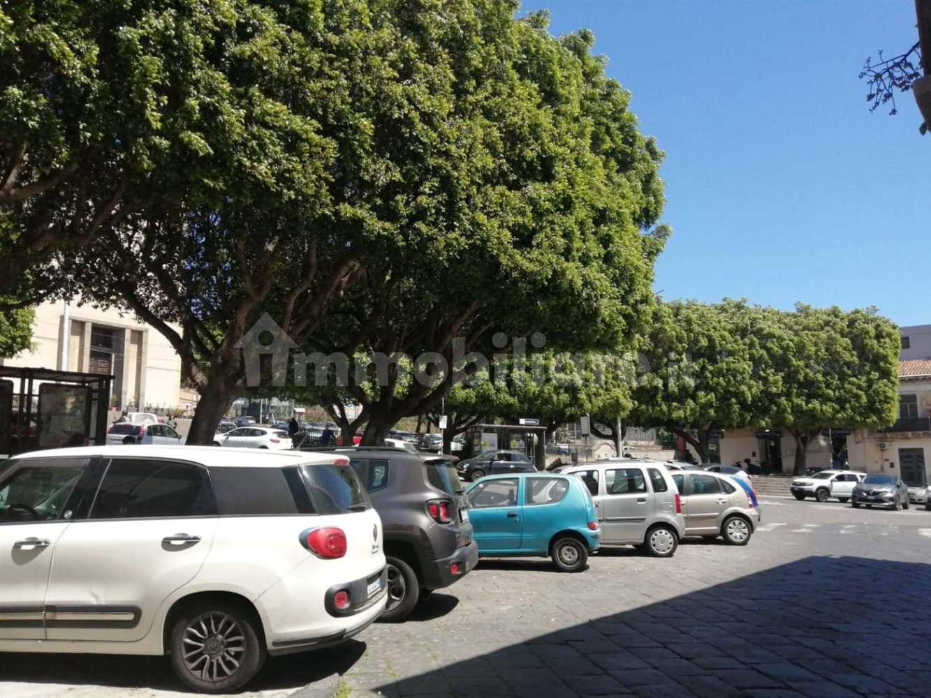 2-Zimmer Gewerbliche Immobilie in Catania, Italy, Nr. 49904