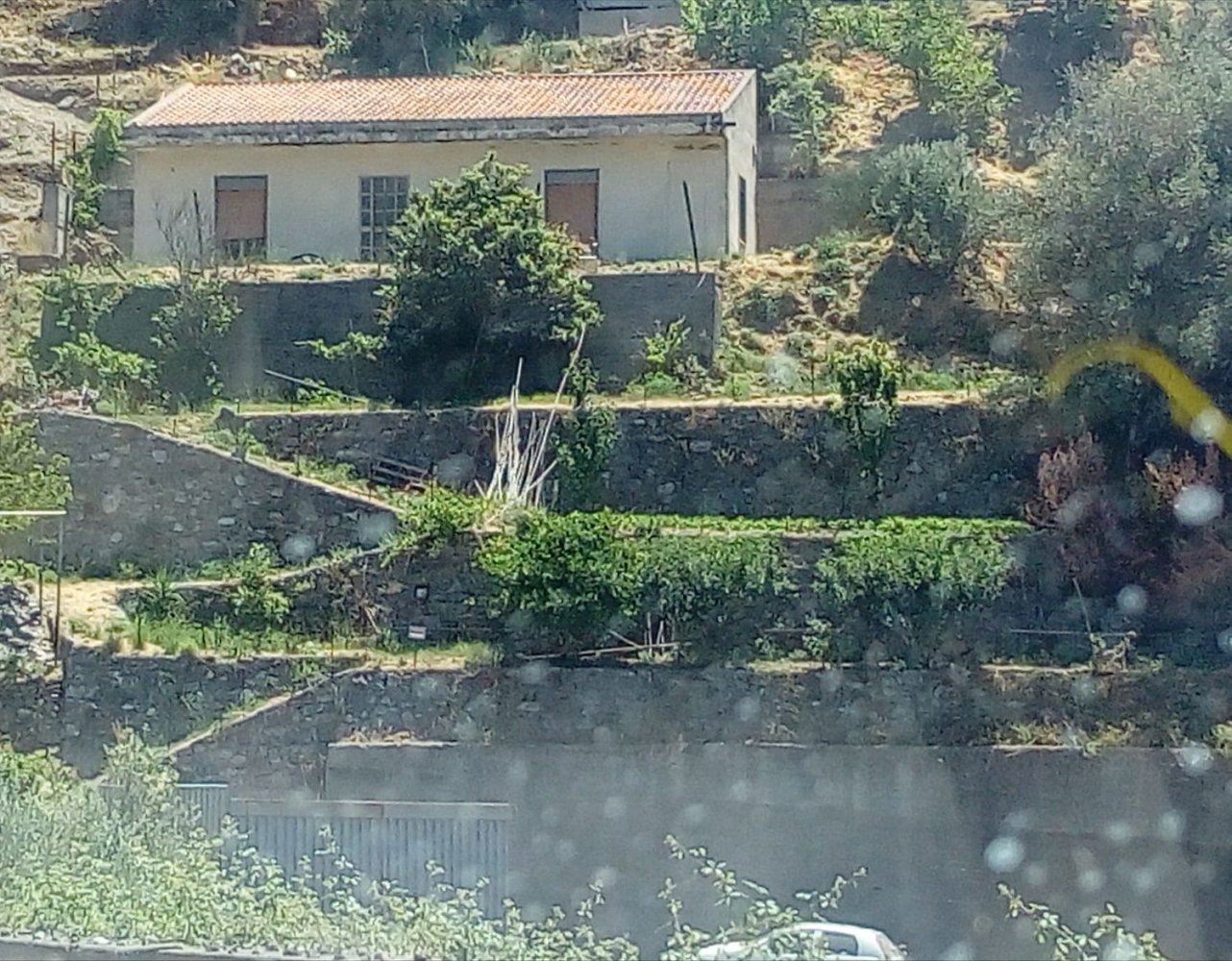 Дом с 3 комнатами в Манданичи, Италия № 256126