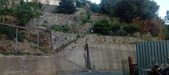 Дом с 3 комнатами в Манданичи, Италия № 256126 3