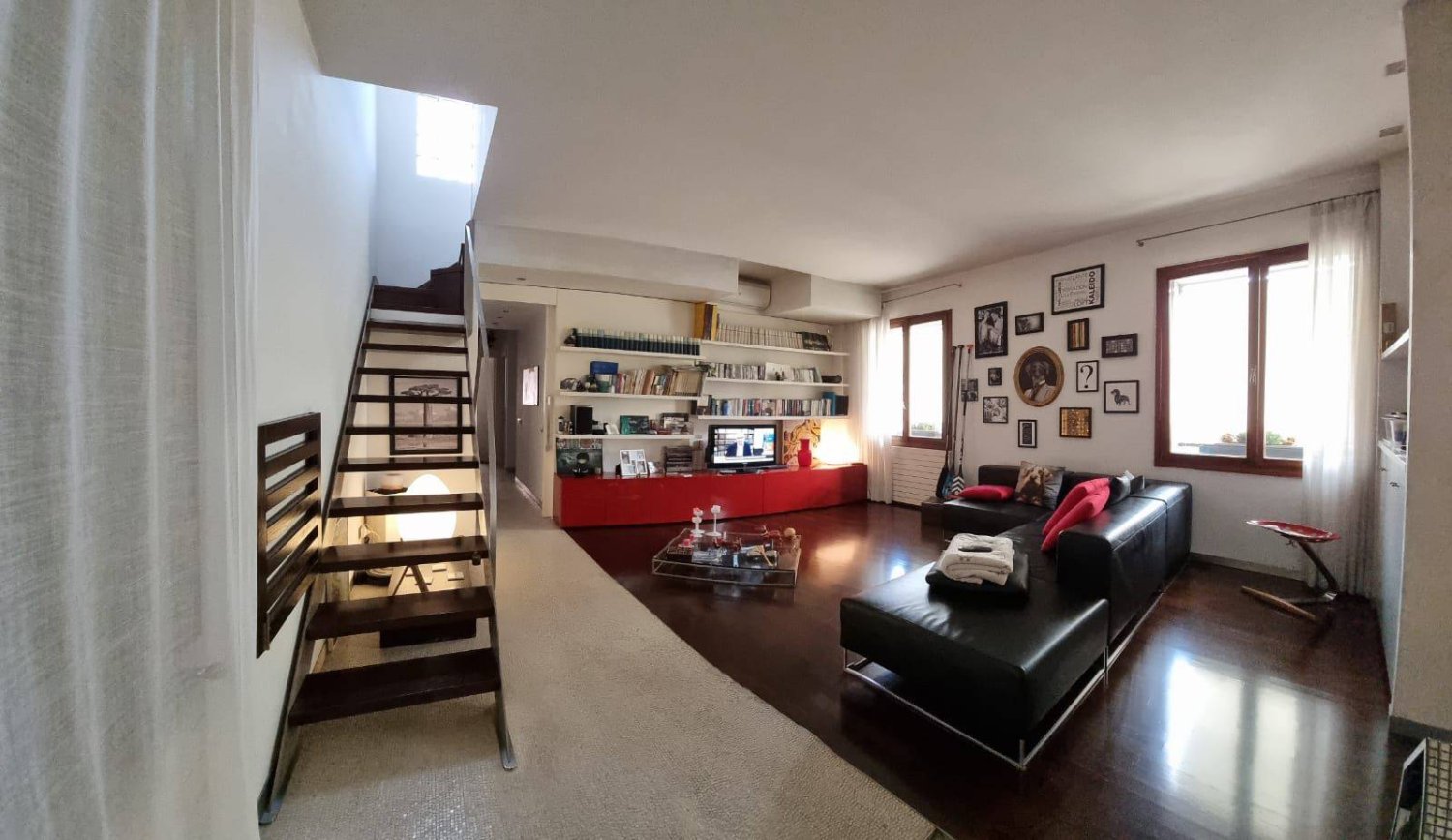 2 bedrooms Apartment in Treviso, Italy No. 114195