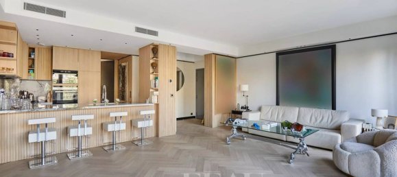 Квартира с 2 спальнями в Париж, Франция № 137600 11