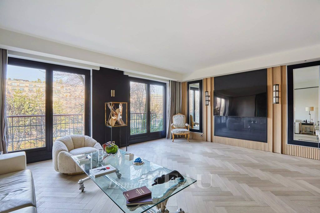 Квартира с 2 спальнями в Париж, Франция № 137600