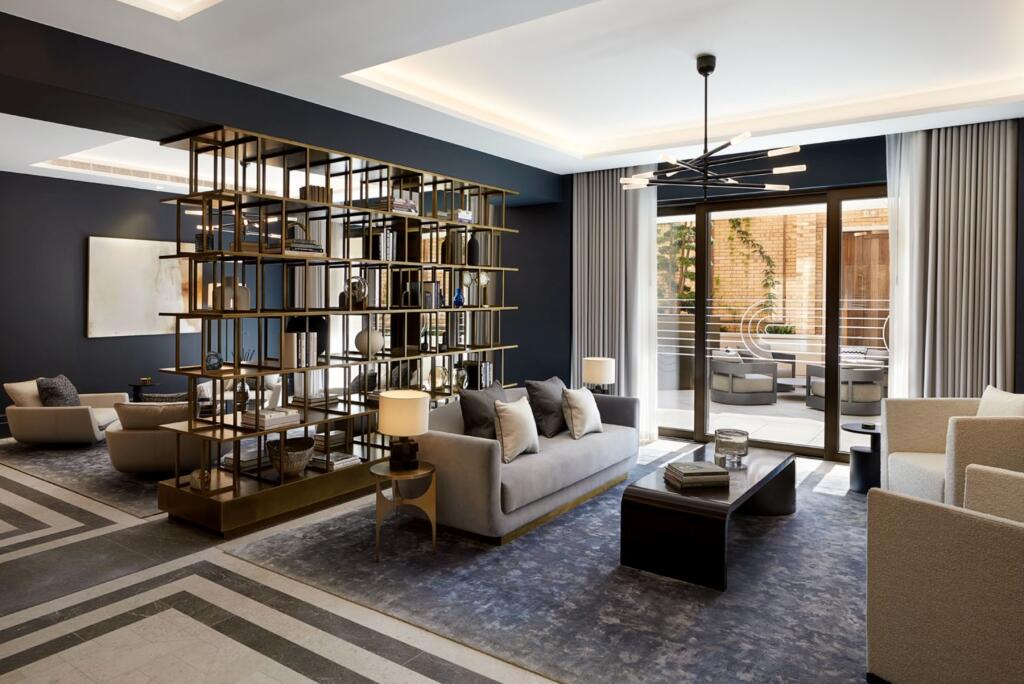 4 bedrooms Apartment in London, United Kingdom No. 13014