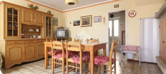 3 bedrooms House in Vestone, Italy No. 181587 8