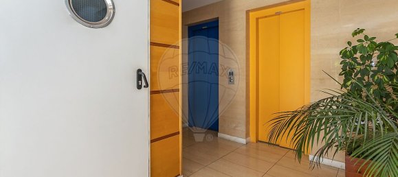 115m² Commercial property in Barreiro, Portugal No. 55886 29