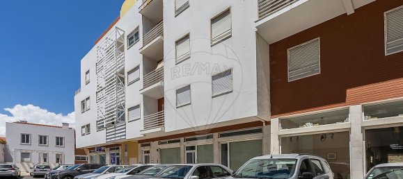 115m² Commercial property in Barreiro, Portugal No. 55886 16