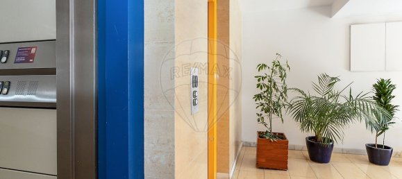 115m² Commercial property in Barreiro, Portugal No. 55886 30