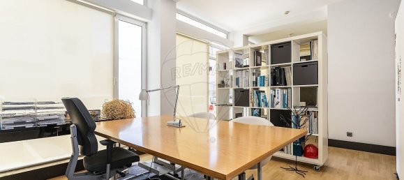 115m² Commercial property in Barreiro, Portugal No. 55886 27