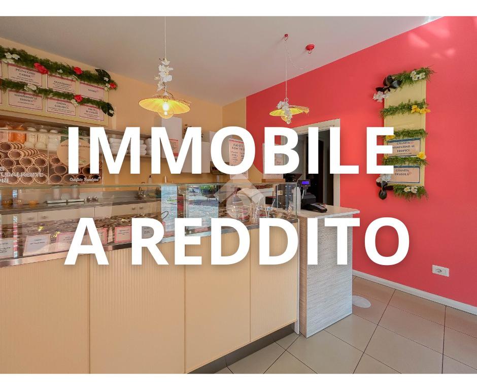 Propiedad comercial de 3 habitaciónes en Mozzo, Italy No. 271784